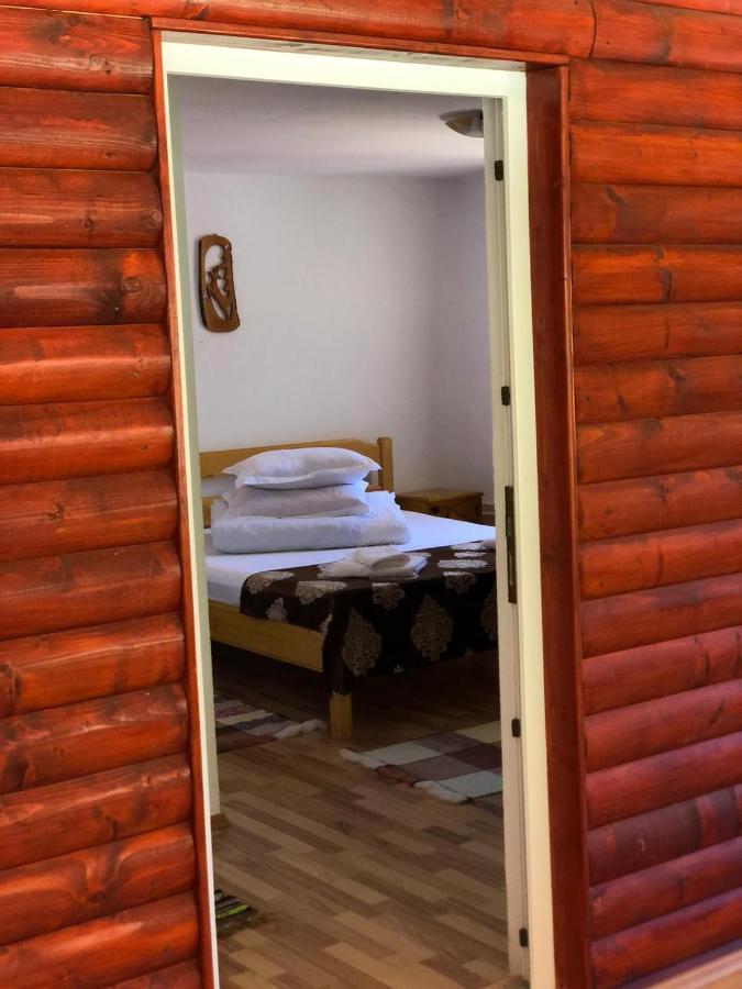 Pensiunea Cerbul Lacu Rosu Exteriér fotografie