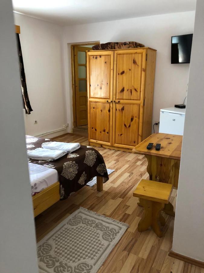 Pensiunea Cerbul Lacu Rosu Exteriér fotografie